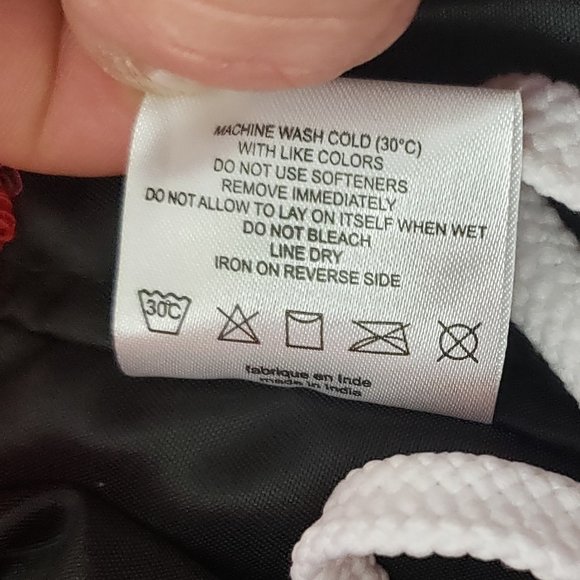 Title Black & Red Satin Boxing Trunks Large NWOT for Men - Picture 3 of 4